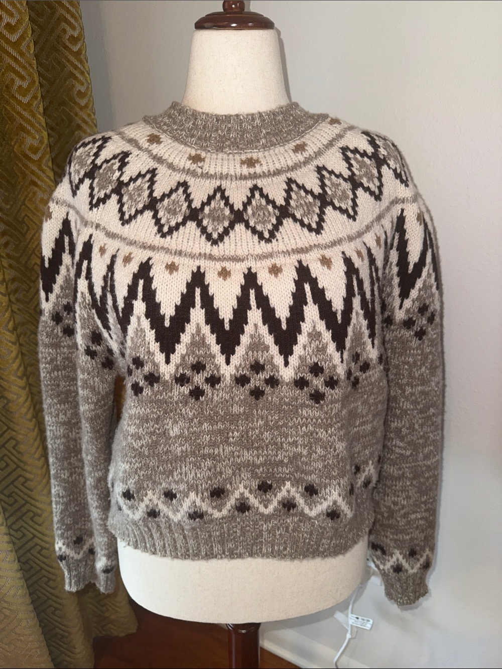 American Eagle Outfitters Men's Gray and Cream Nordic Crewneck Sweater